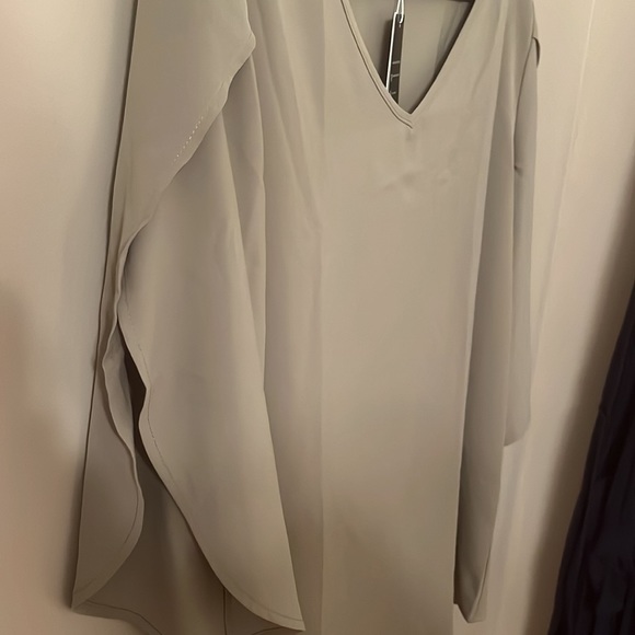 Green blouse - Picture 2 of 2